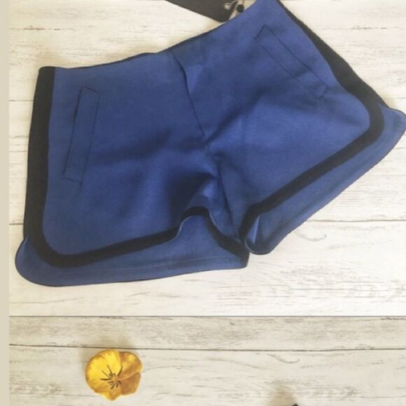 RAG & BONE
LACROSSE Royal Blue crepe with leather trimming short - Picture 2 of 11